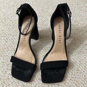 Gianni Bini black heels